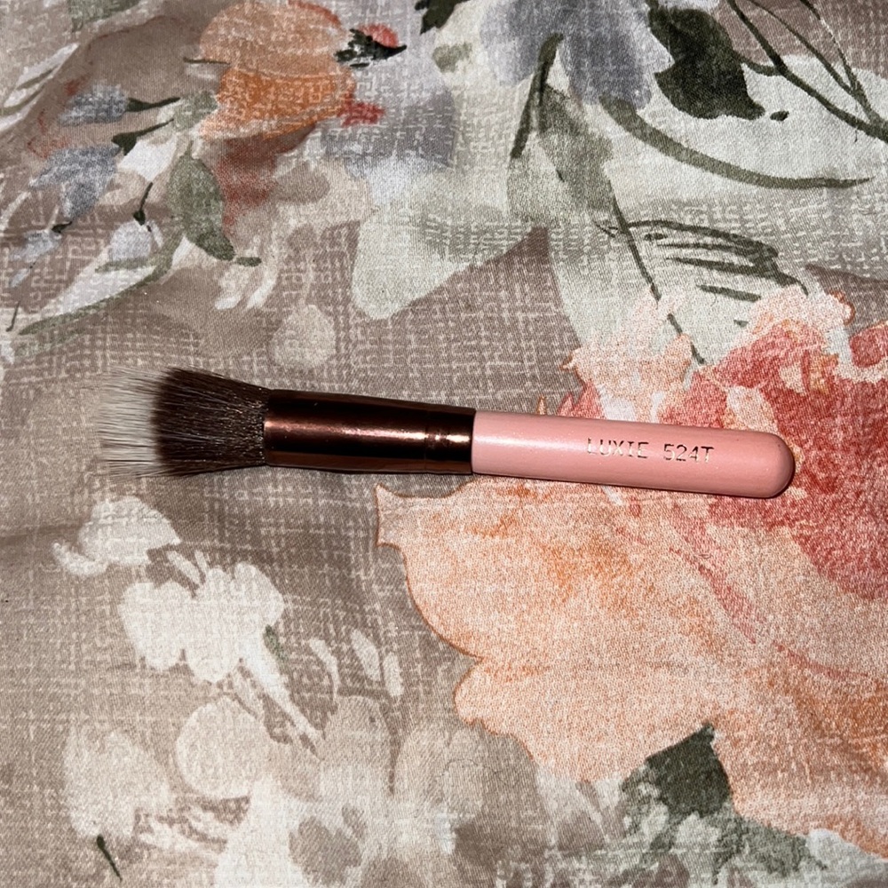 Luxie 525T brush
